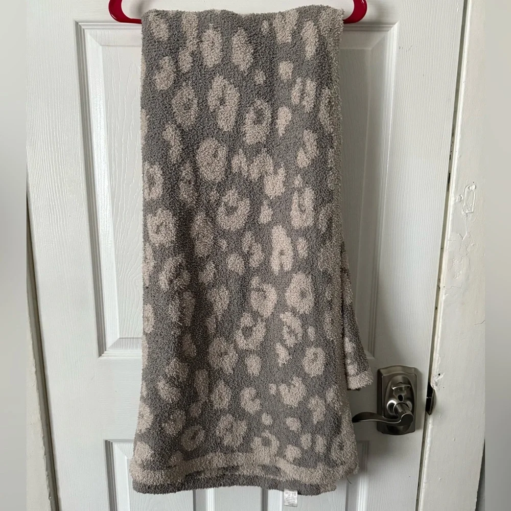 Mud Pie Grey And Cream Leopard Throw Blanket